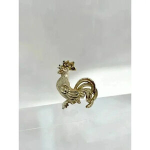 Vintage Cream & Silver Rooster Brooch Pin